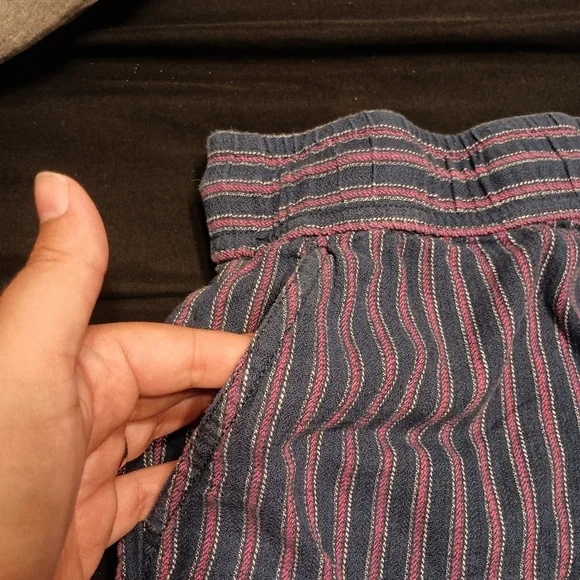 Gap Women's Size Medium Linen Blend Pull On Shorts Navy Blue Pink Stripe - Picture 3 of 7